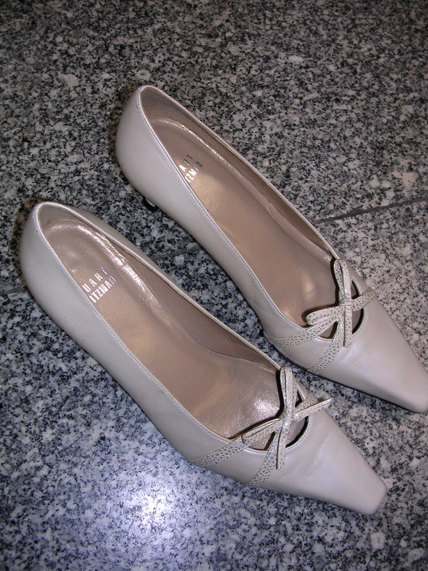 Stuart Weitzman Pearl Kitten Heels 6.5