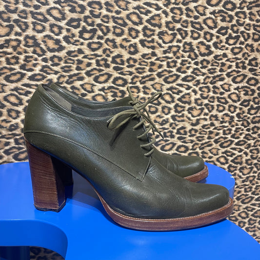 Miu Miu Oxford Pumps 39.5