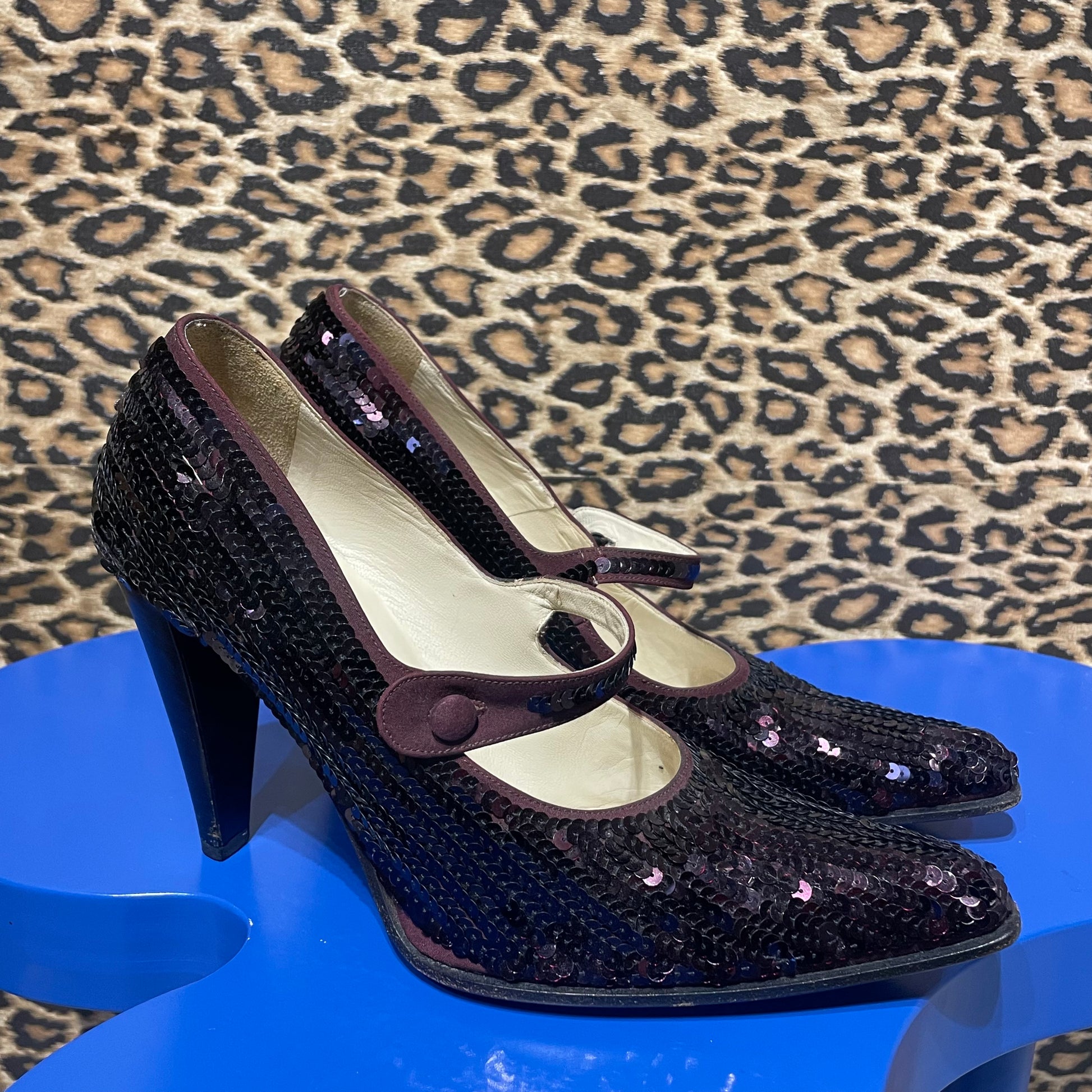 Miu miu glitter mary best sale jane pumps