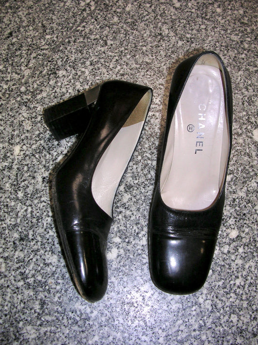 Chanel Leather Pumps 37.5
