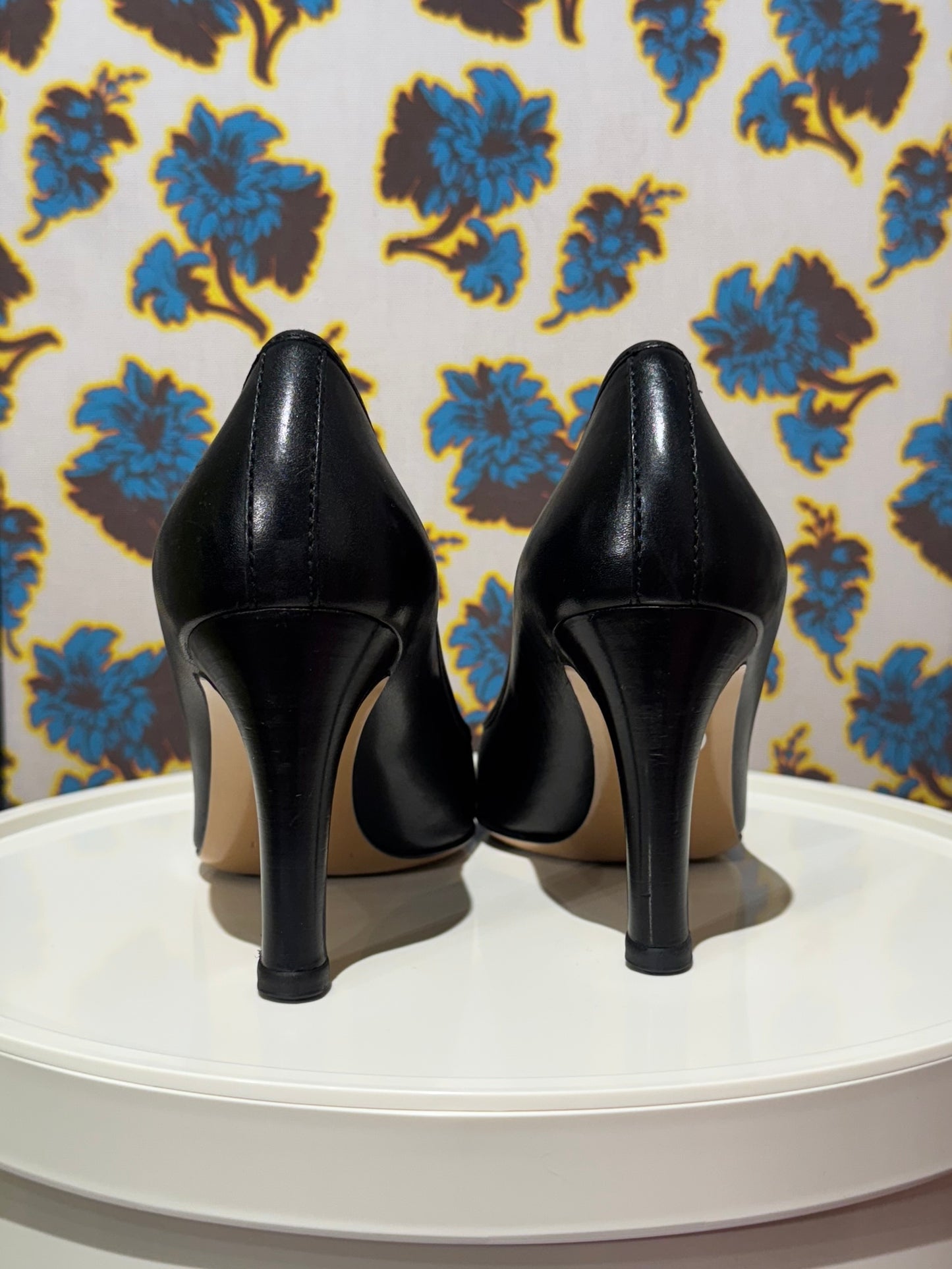 Gucci Black Leather ‘G’ Pumps 36
