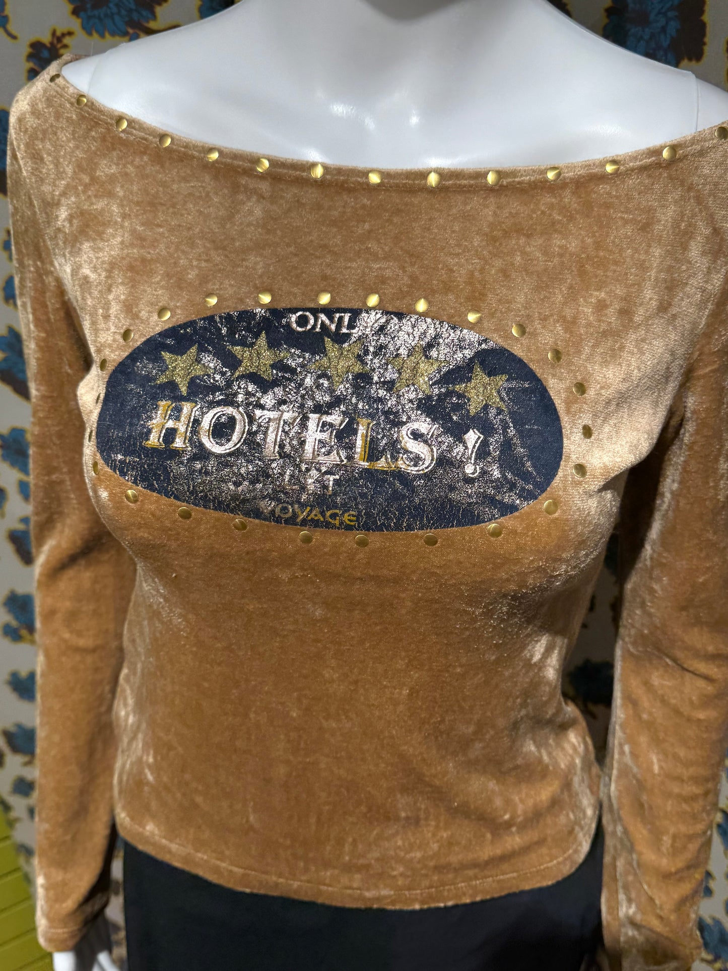 Voyage ‘5 Star Hotels’ Velvet Top